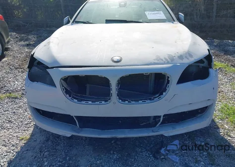 2013 BMW 750Li из США, поврежденный, VIN WBAYE8C50DD133041